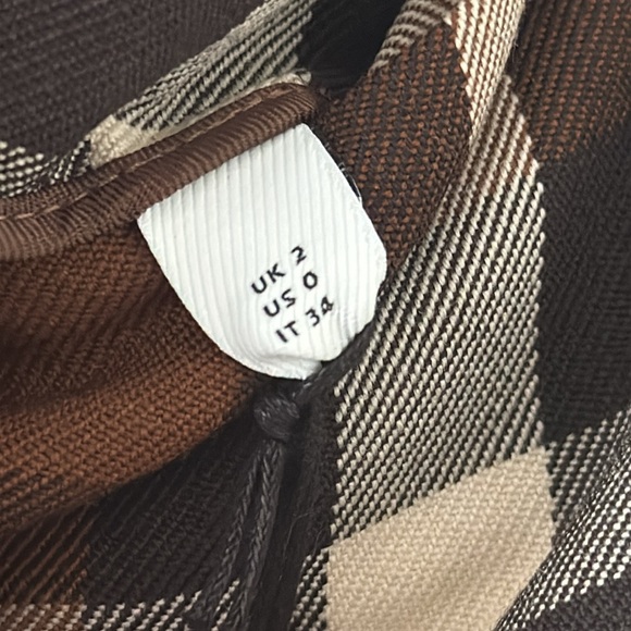 New Authentic Burberry Wool Skirt with Classic Check Pattern - Picture 8 of 11